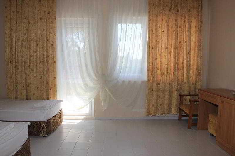 Larissa Beach Club Side Dış mekan fotoğraf